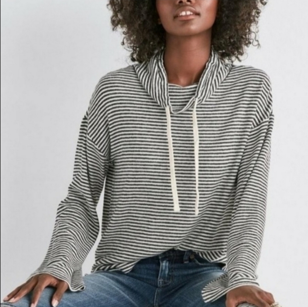 Lucky Brand black & white striped lightweight knit sweater top Size xs